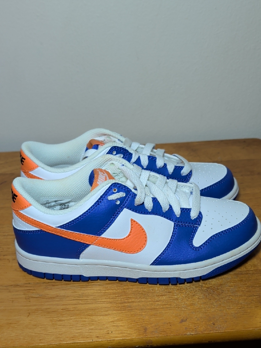 Nike Dunk Low Knicks Sneakers White Blue Orange Leather Sporty Boys Size 5Y - Picture 5 of 8